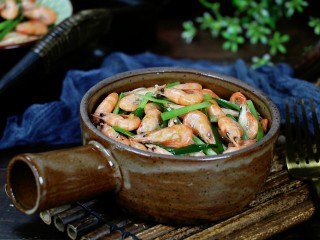 15、小白虾拌韭菜,效果图。