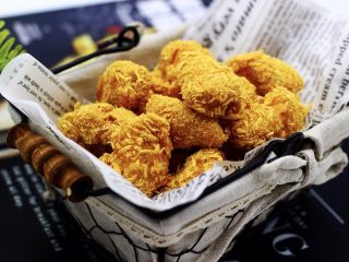 15、少油减脂的劲爆鸡米花,健康低脂不长肉肉的鸡米花出炉咯。