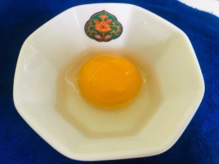 5、微波炉版吐司披萨,鸡蛋打撒