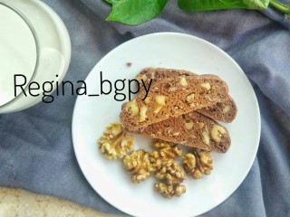 9、可可核桃脆饼,建议搭配牛奶和咖啡，很好吃呦。