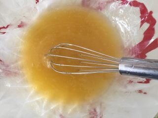 5、杏仁核桃饼干（无泡打粉、苏打粉）,搅几下，把糖混合进去就行