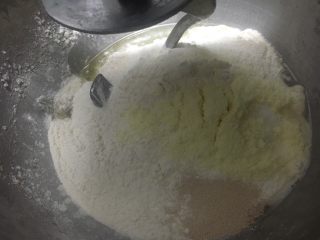 3、鸡丁蘑菇披萨,厨师机搅拌