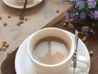 12、【可可甜豆浆】中国豆浆也有西式情调,搅拌均匀就可以饮用了