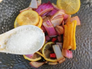 17、柠檬鸡爪,1汤匙白糖