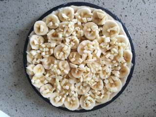 11、香蕉披萨,11. 撒上奶酪碎