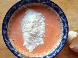 10、百变鸡蛋＋星星番茄鸡蛋饼,再加入面粉