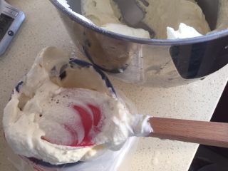 12、手指饼干装饰饼干辅食饼干,装入一部分到裱花袋