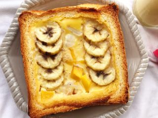 10、水果布丁吐司,烤箱180度，25~30分钟就可以出炉啦~