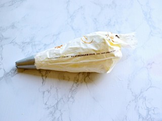 15、奶油夹心面包,装裱花袋