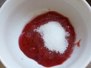 4、简易芝士焗意面,两大勺番茄沙司＋一大勺糖