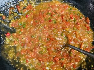 37、万能重香番茄辣酱,搅拌均匀。