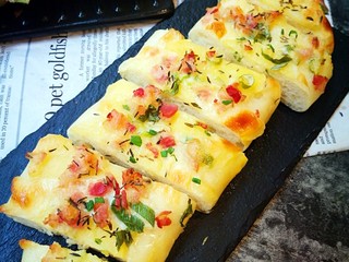 13、佛卡夏面包,切开吃更方便哦????