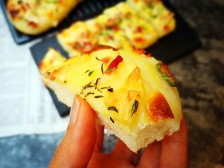 14、佛卡夏面包,直接用手吧，味道真的很赞啊。