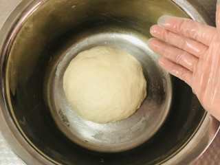 7、芝士榴莲披萨,揉至这个状态