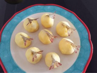 5、凤尾虾球一一烤箱版,包好所有的虾球