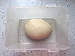 4、迷你热狗,将面团放在28度环境下进行一发