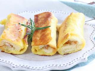 7、海鲜吐司卷,早餐如果吃它，可以搭一杯豆浆或牛奶，再来一份蔬菜水果坚果沙拉就完美啦。