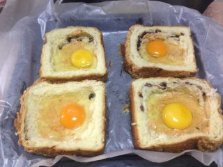2、土司披萨,如图鸡蛋