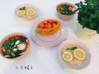 2、坚持做早餐的200天,柠檬冰糖雪梨&公仔面，水煮蛋&木瓜