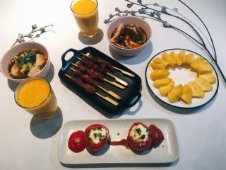 34、坚持做早餐的200天,番茄鸡蛋杯～烤牛肉串～水饺～南瓜浆