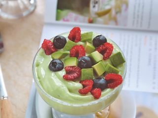 13、牛油果酸奶昔,勺子来开动咯，很好吃