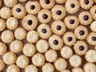 22、香酥曲奇花,待放凉后可进行装袋。