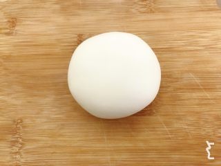 8、照烧鸡肉➕照烧鸡肉披萨,高粉、糖、盐、酵母、水、植物油一起搅拌，面团用厨师机或面包机搅打至8-9成筋，即可以拉开薄膜，破洞边缘较光滑。然后光滑面朝上，下面收紧