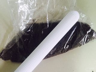 1、原味芝士条, 奥利奥用擀面杖稍微擀一下  不要有太大颗粒就可以了