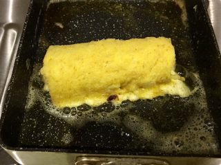 9、快手早餐 | 酸奶香蕉吐司卷,黄油下锅，卷也放下，一阵香气～