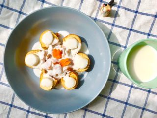 17、快手早餐 | 酸奶香蕉吐司卷,???? 早餐就有啦，加杯牛奶 完美！