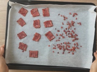 4、薯泥培根披萨,培根烤的微微有点上色的感觉