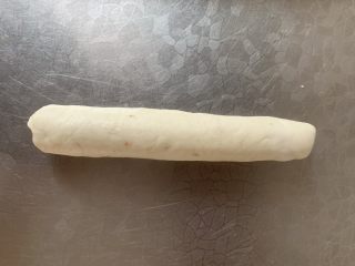 9、猪五花肉#花边披萨#,捏紧