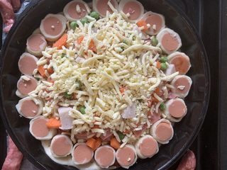 16、猪五花肉#花边披萨#,放芝士