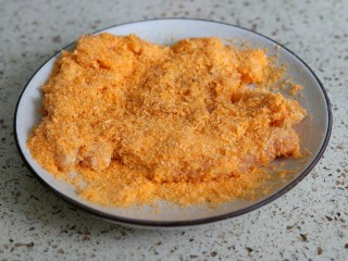 5、鸡排披萨,裹上面包糠