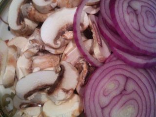 6、自制意大利pizza……,如图