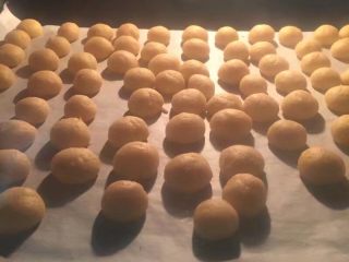 13、扁桃仁一口酥,十分钟后的过程中，体积慢慢的膨大