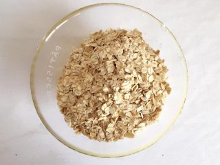 6、香酥脆燕麦饼干,放入即食麦片；