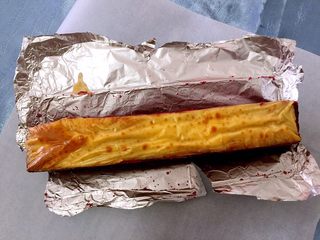 12、芝士焗紫薯,入烤箱，180度烤20分钟，取出趁热切块食用