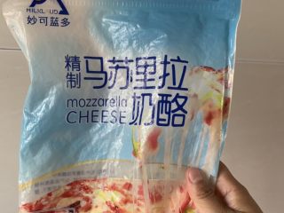 9、培根火腿披萨,奶酪