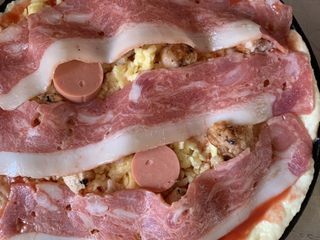 17、培根火腿披萨,放火腿