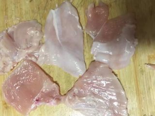 17、自制麦辣鸡腿汉堡,一共片了5块