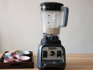 5、蔓越莓米糕,破壁机搅打中，看，瞬间打碎；