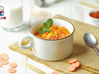 6、微波炉马克杯披萨,放入微波炉高火加热2-3分钟，取出即可享用