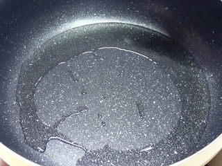 6、牛柳海鲜菇,起锅热油