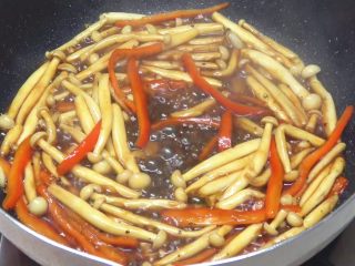 12、牛柳海鲜菇,翻炒均匀