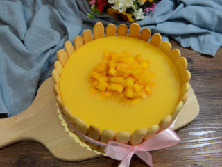 19、8寸芒果慕斯蛋糕,成品图。