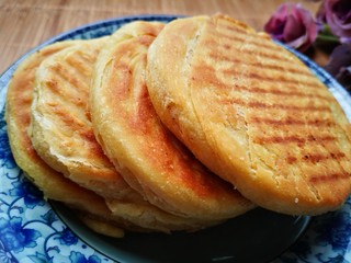 25、香酥椒盐饼,取出装盘