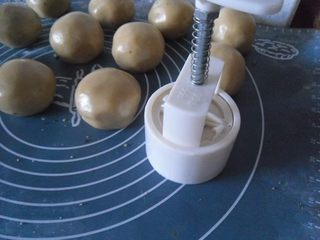 16、五仁月饼, 依次全部做完 