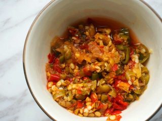 5、芝士虾,泡姜切碎待用