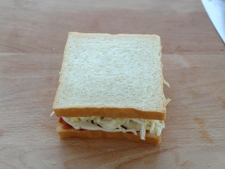 10、沼夫三明治,盖上另外一片土司